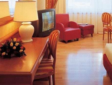 Atahotel Executive Милано Стая снимка