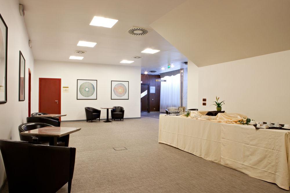 Atahotel Executive Милано Екстериор снимка