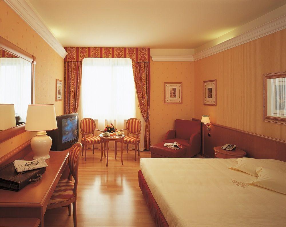 Atahotel Executive Милано Стая снимка