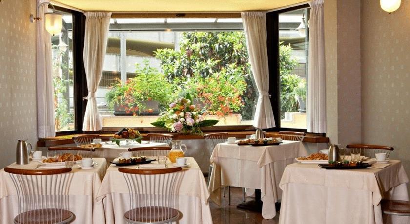 Atahotel Executive Милано Ресторант снимка
